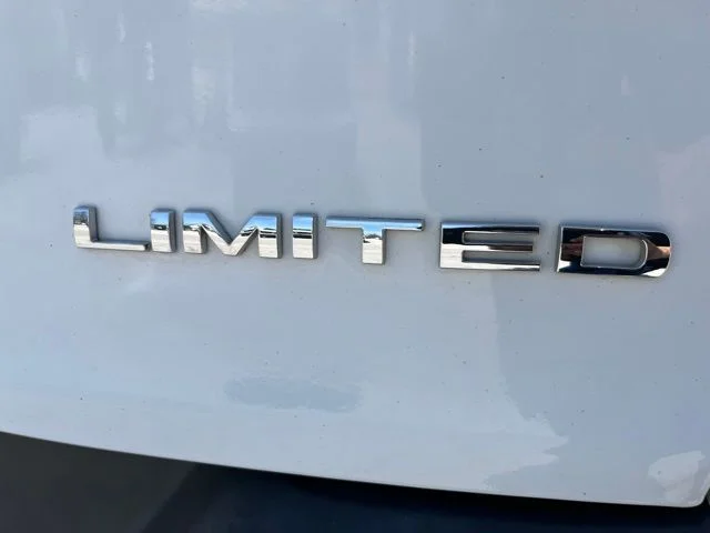 Used 2018 White Jeep Limited image 29