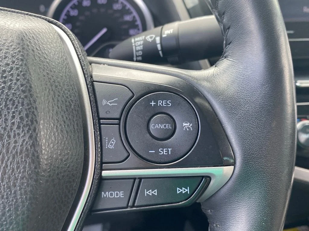 Used 2022 Black Toyota XLE image 27