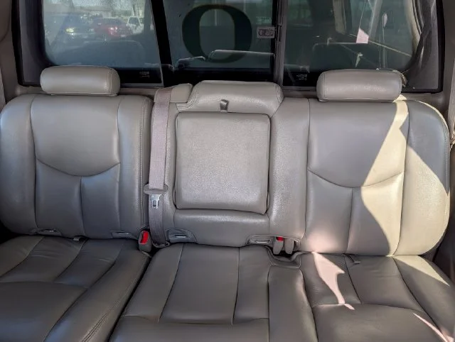 Used 2006 Gray Chevrolet LT image 21