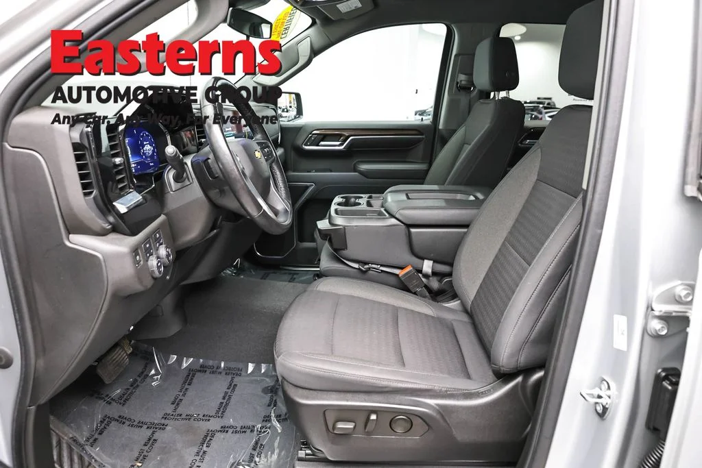 Used 2022 Silver Chevrolet LT image 14