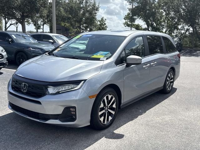 Certified Used 2026 Solar Silver Metallic Honda EX-L image 8