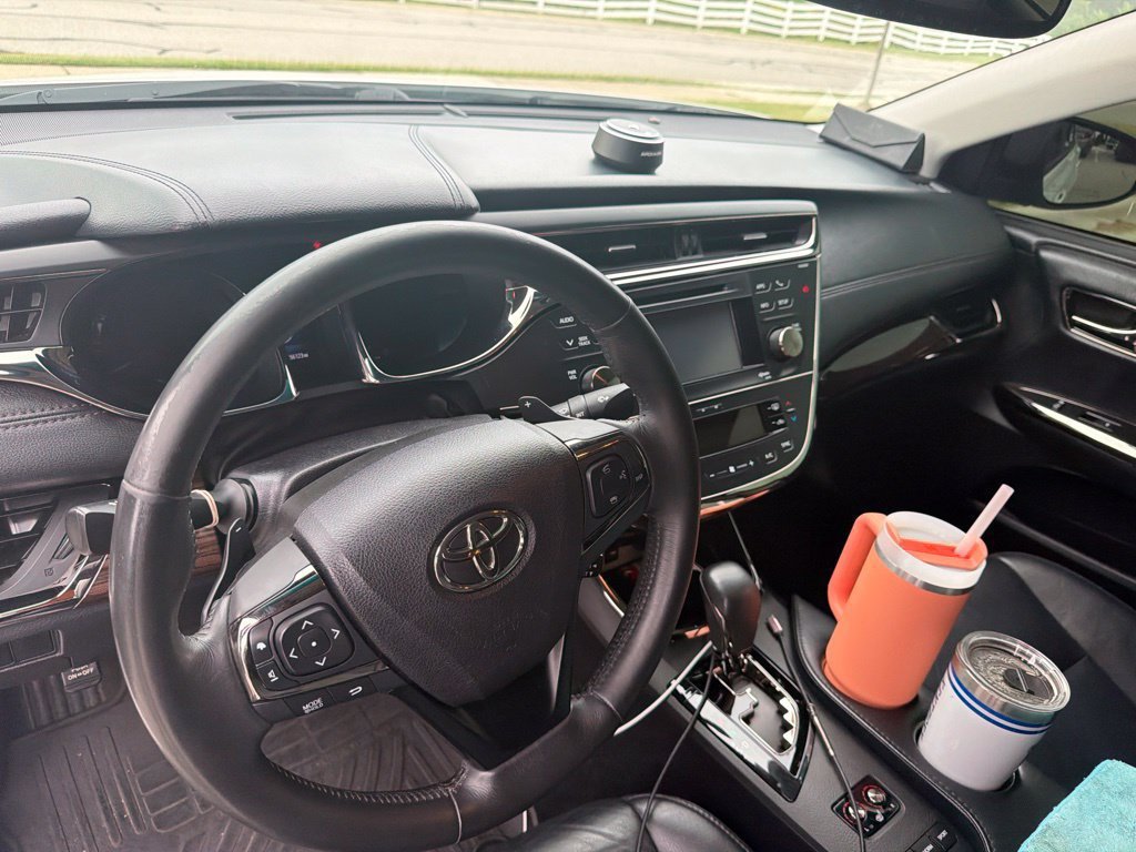Used 2014 Blizzard Pearl Toyota XLE image 25