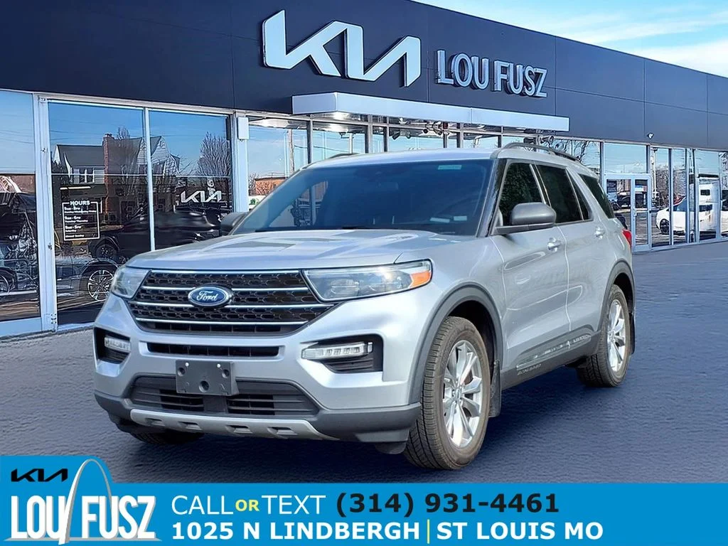 Used 2021 Silver Metallic Ford XLT image 1