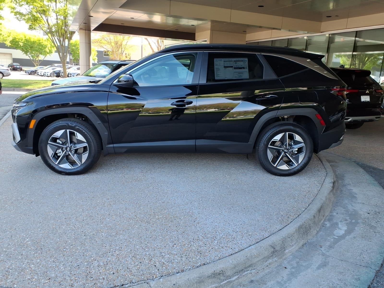 New 2026 Ash Black Hyundai SEL image 10