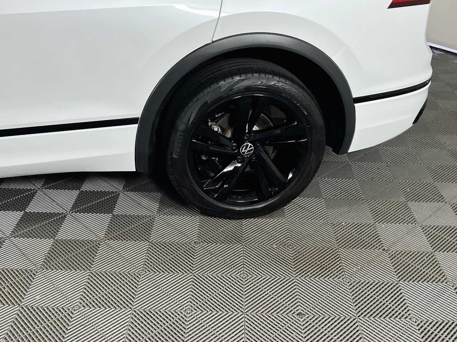 Used 2023 Opal White Pearl Volkswagen SE R-Line Black image 32