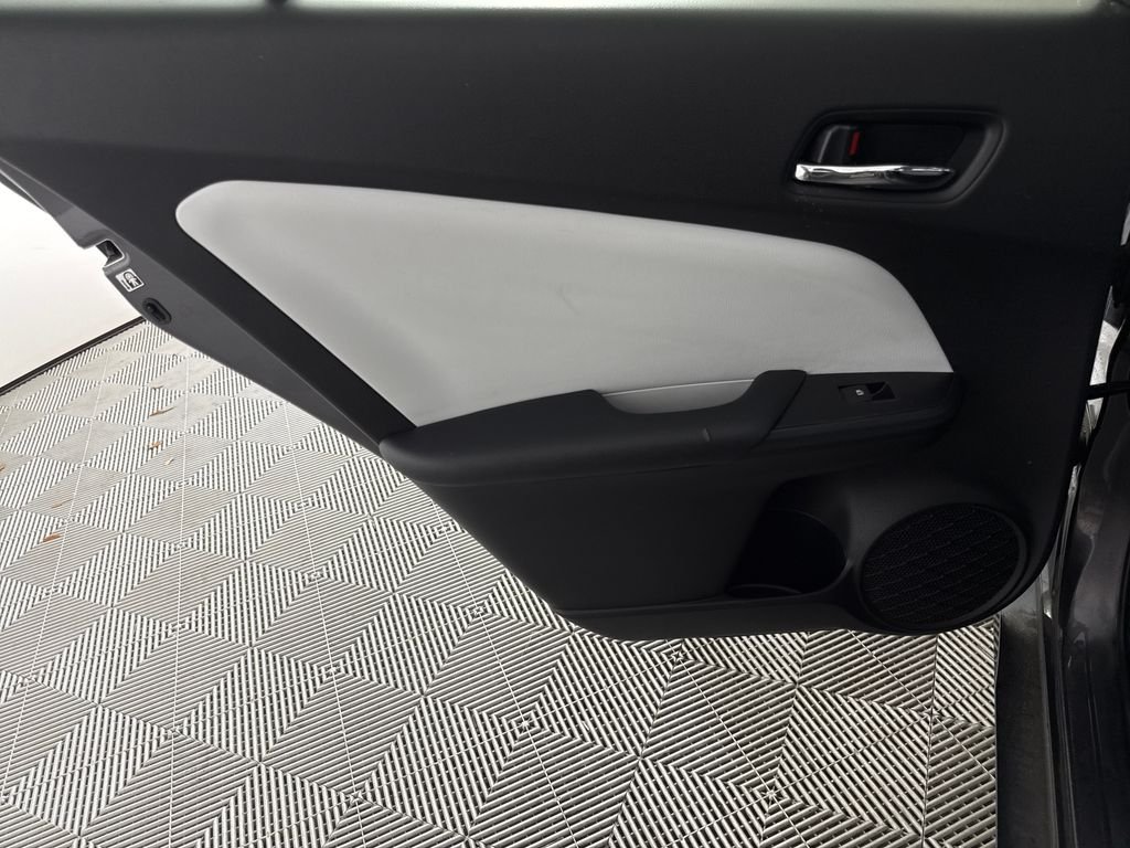 2016 Toyota Prius Two Eco - Photo 11