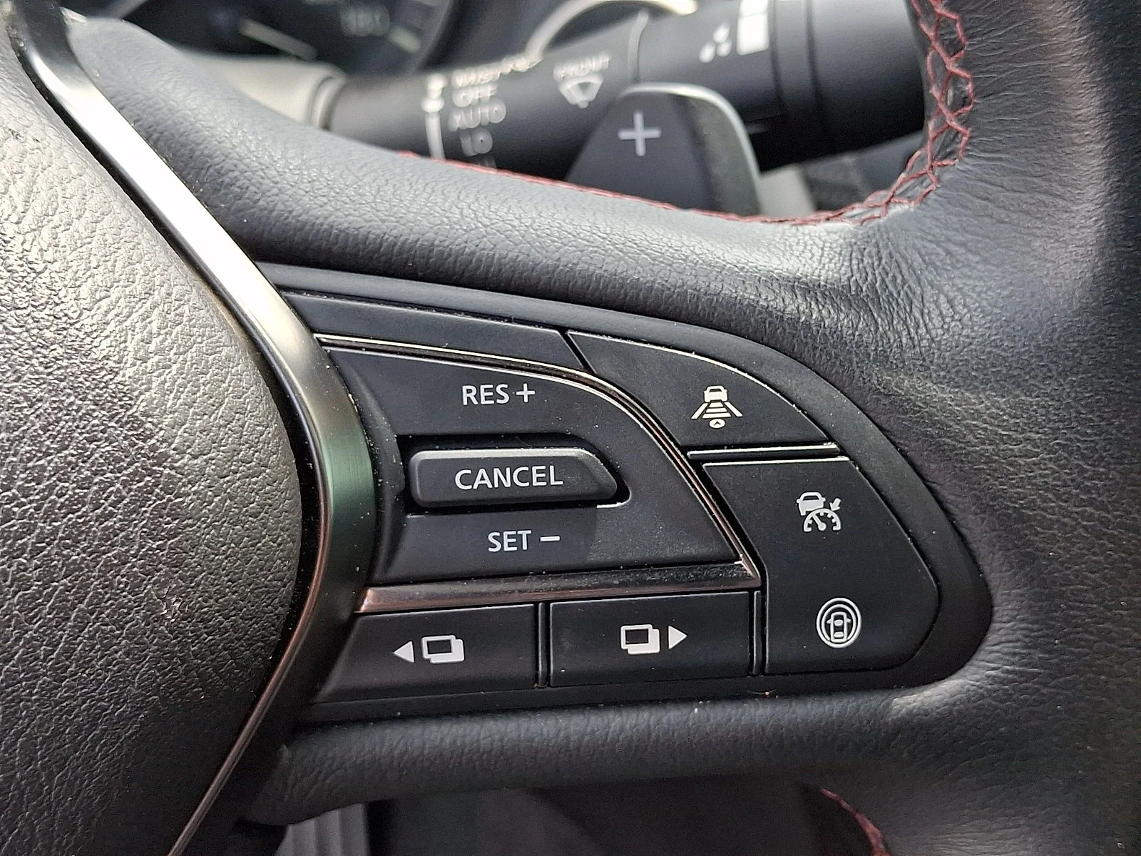 Used 2023 Black Opal Metallic INFINITI RED SPORT 400 image 23