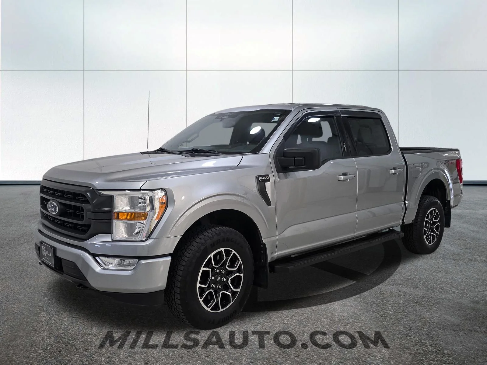 Used 2022 Silver Ford XLT image 2