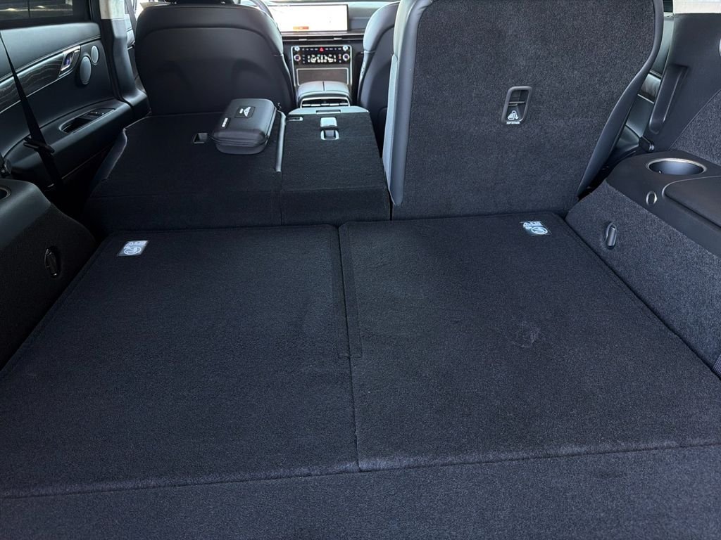 New 2026 White Genesis 3.5T Prestige image 16
