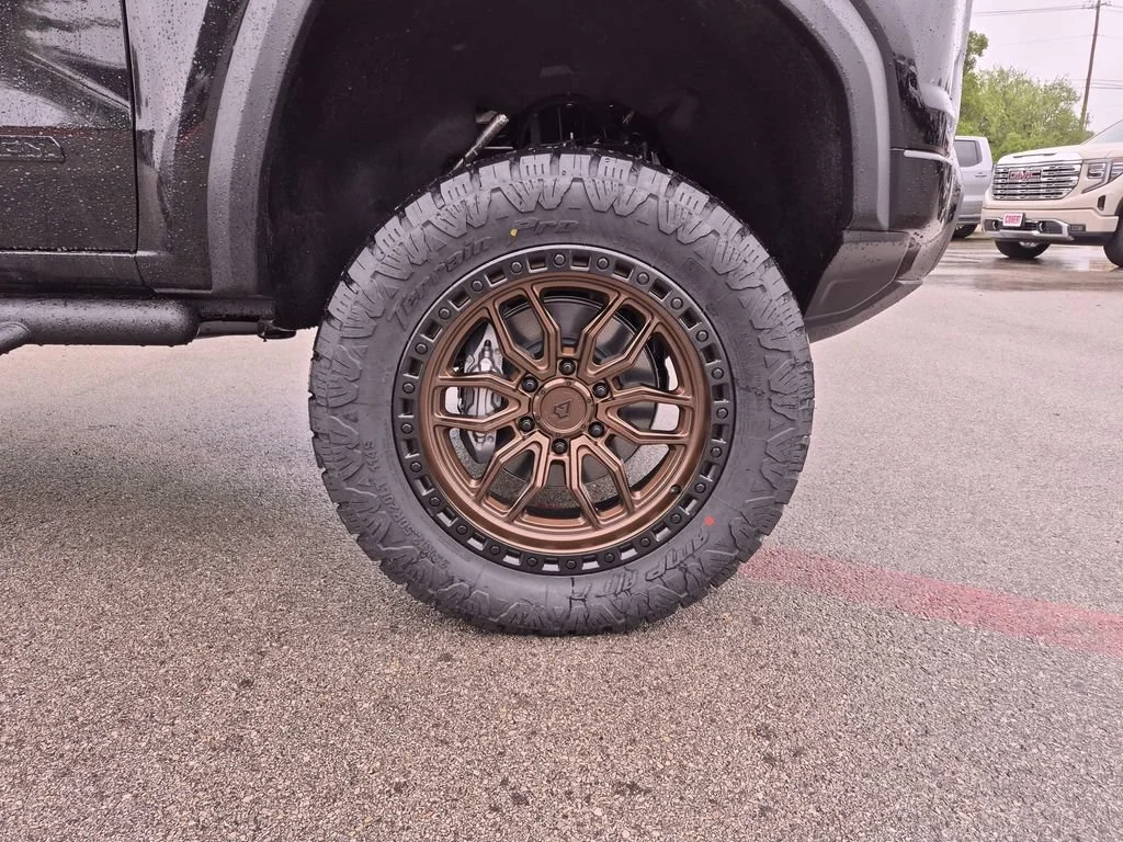 New 2026 Onyx Black GMC Elevation image 17