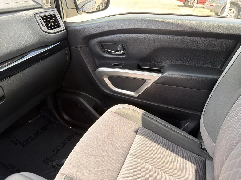 2023 Nissan Titan SV - Photo 28