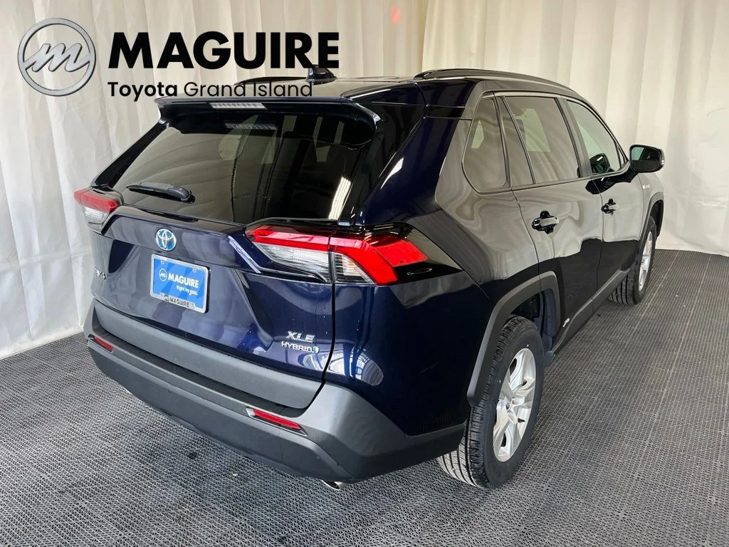 Used 2021  Toyota XLE image 31