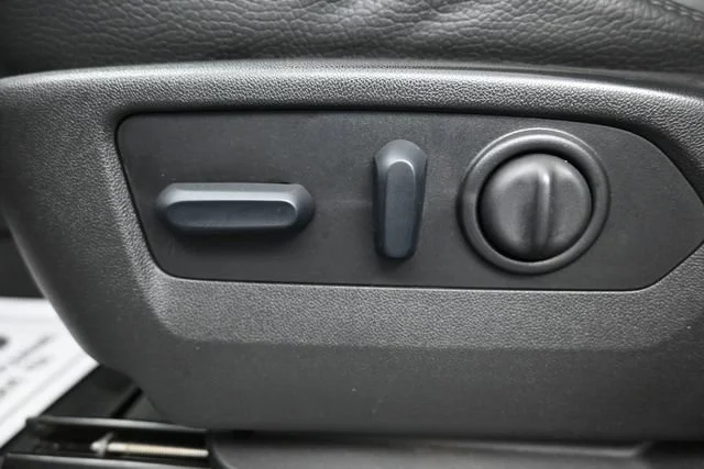 Used 2023 Onyx Black GMC Denali image 11