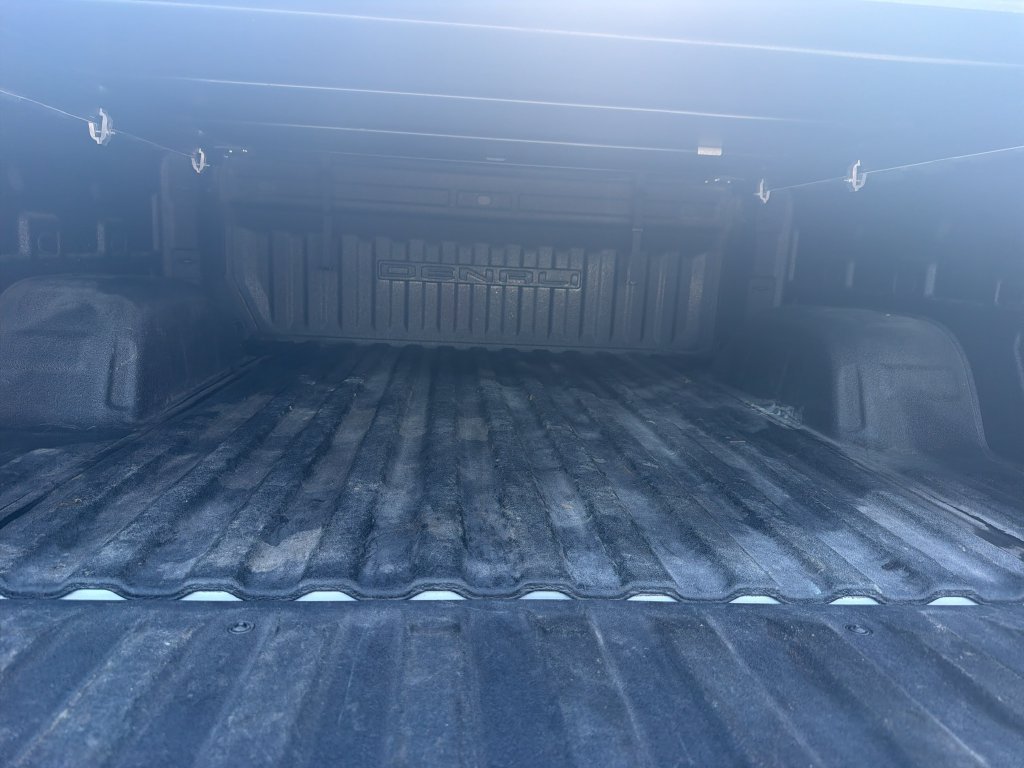 Used 2021 WHITE FROST TRICOAT GMC Denali image 9
