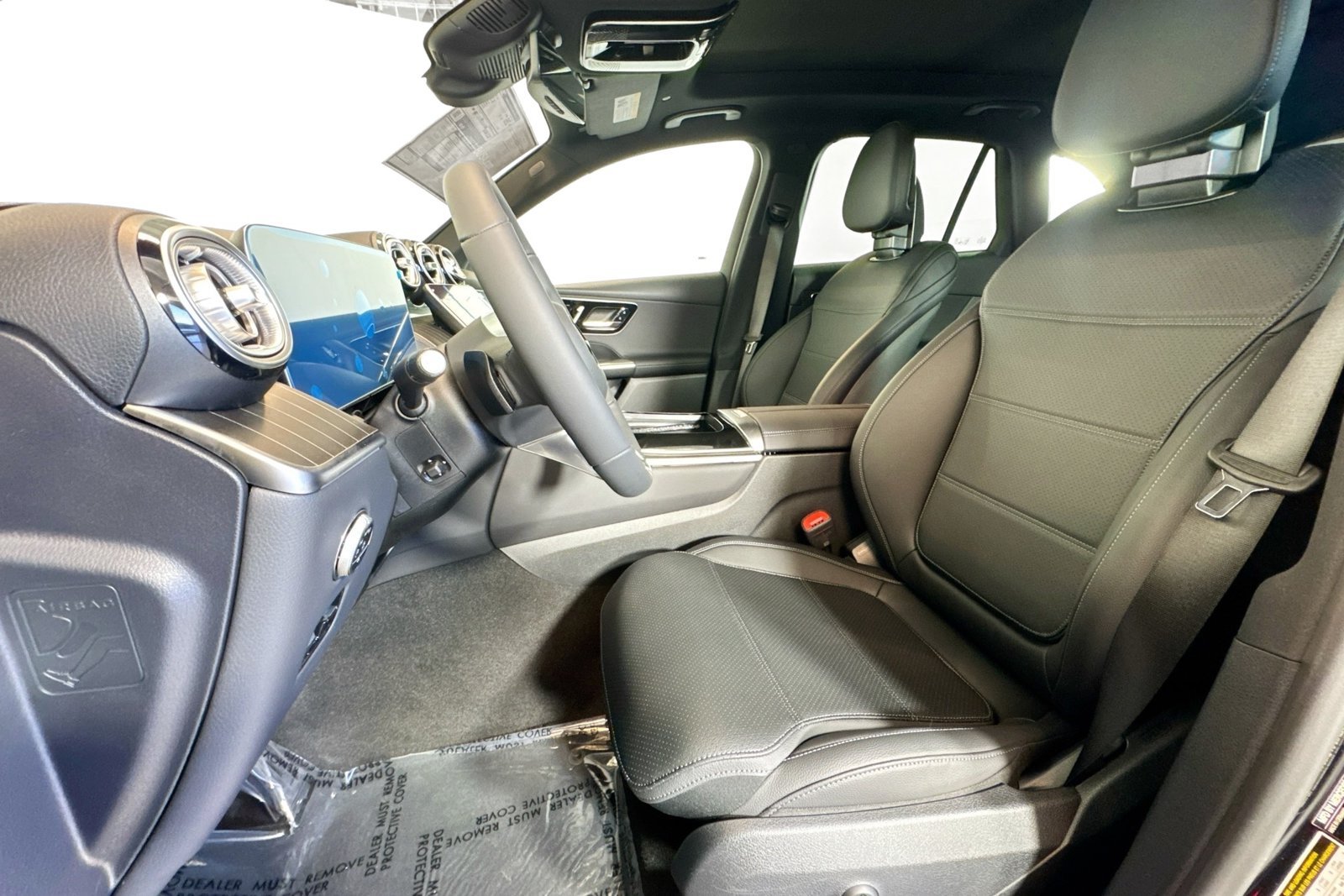 New 2026 Black Mercedes-Benz GLC 300 image 18