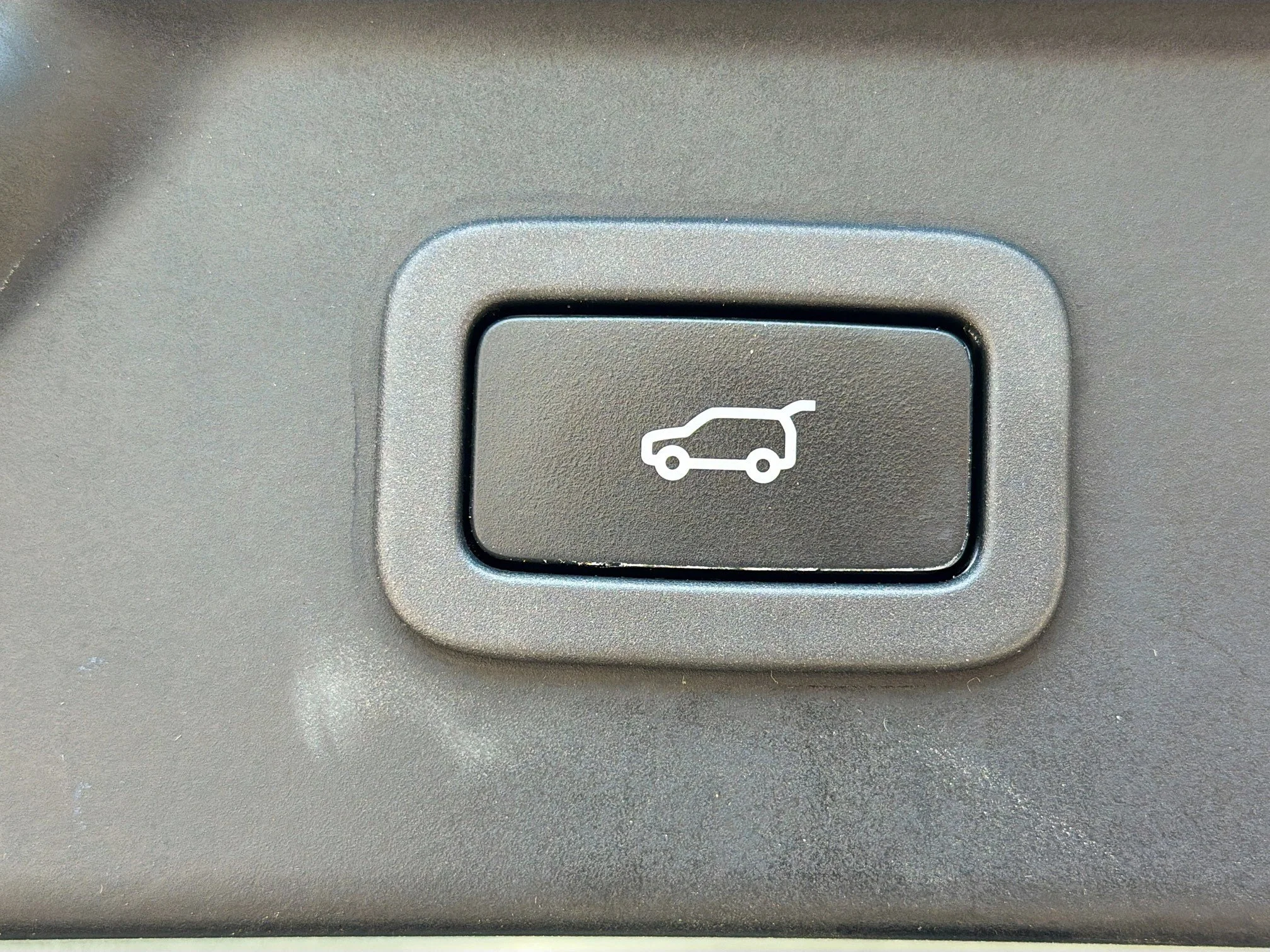 Used 2019 Narvik Black Land Rover R-Dynamic SE image 12