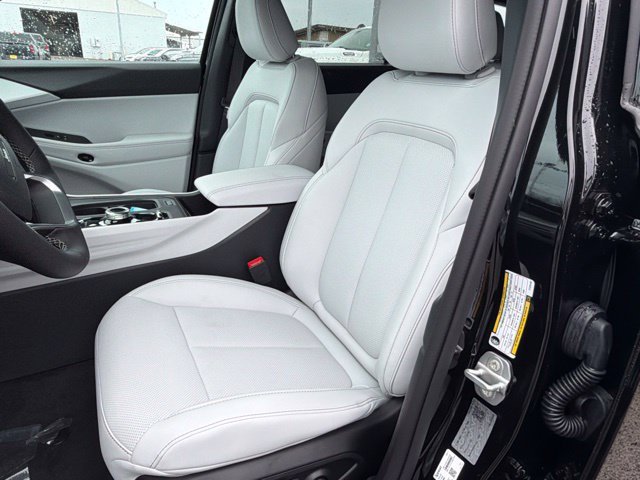 New 2026 Diamond Black Crystal Pearl-Coat Exterior Paint Jeep Limited image 19