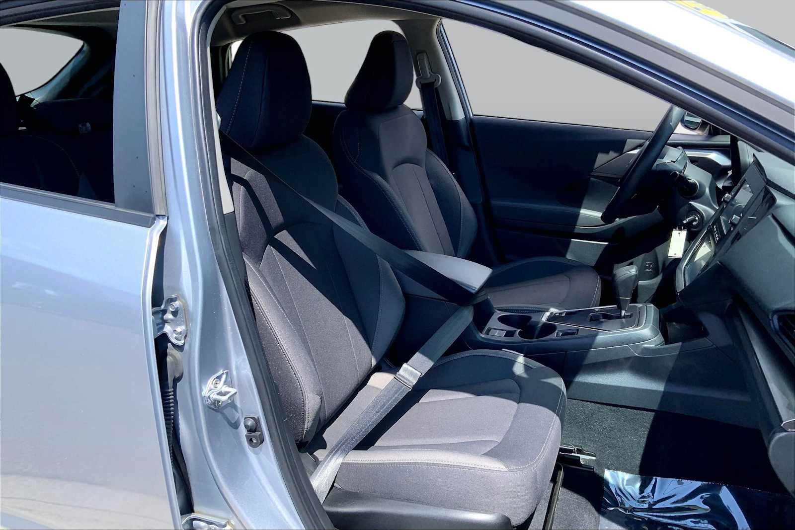 Certified Used 2024 Ice Silver Metallic Subaru  image 8