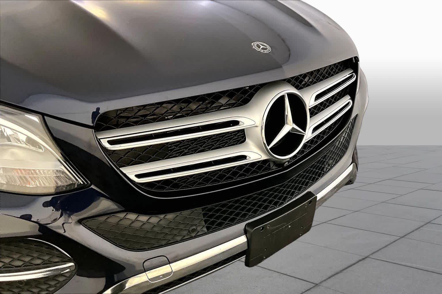Used 2018 Lunar Blue Metallic Mercedes-Benz GLE 350 image 32