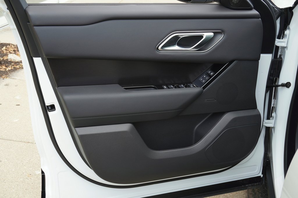 2026 LAND ROVER RANGE ROVER VELAR - Image 10