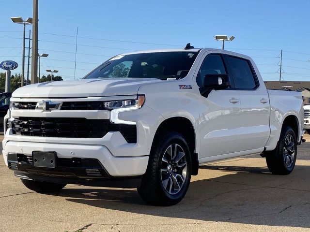 Certified Used 2025 Summit White Chevrolet RST image 6