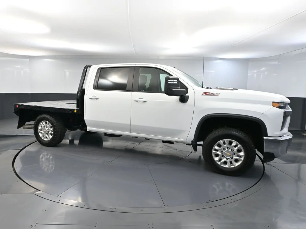 Used 2023 White Chevrolet LT image 4