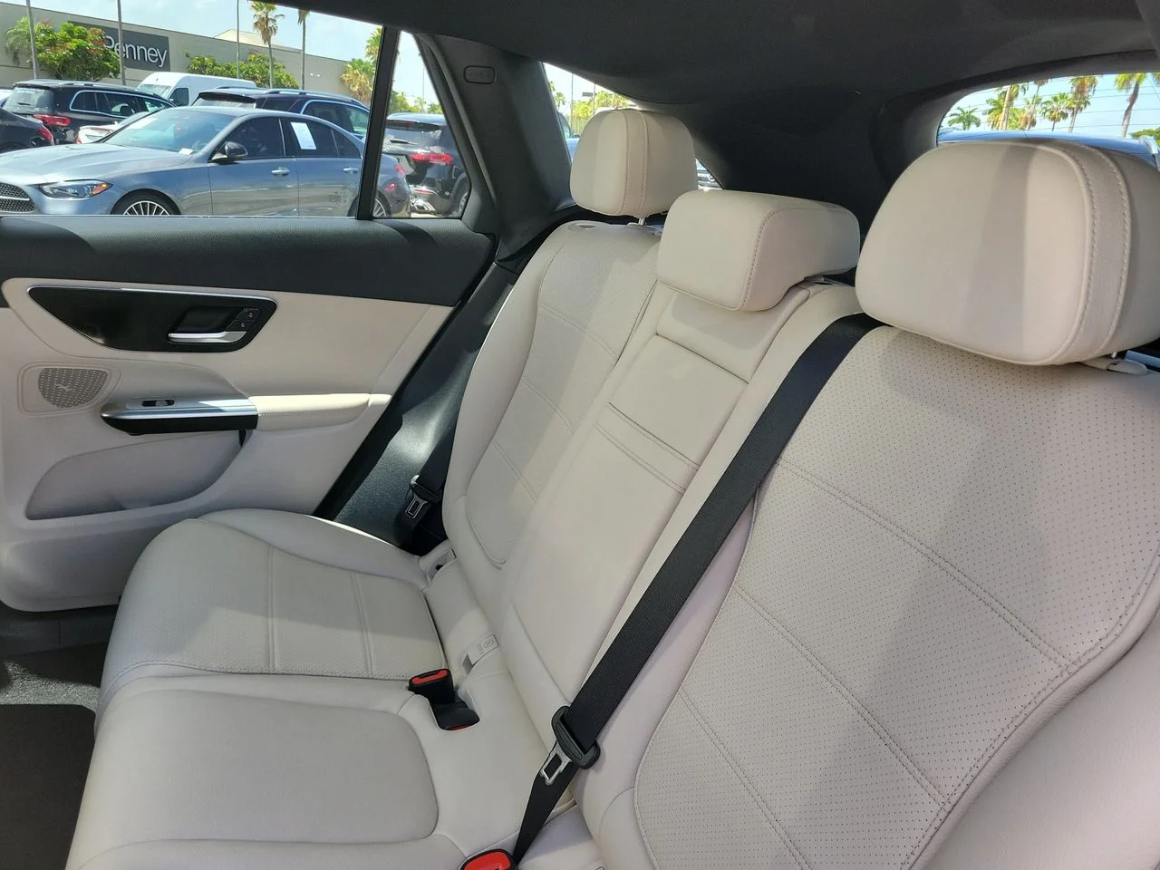 Used 2026 White Mercedes-Benz GLC 300 image 13