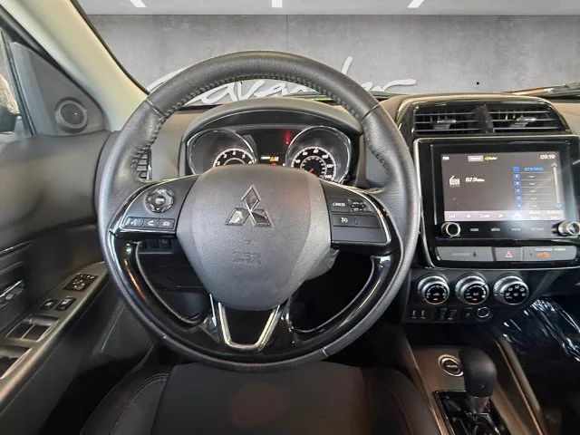 Used 2025 Blue Mitsubishi 2.0 SE image 21