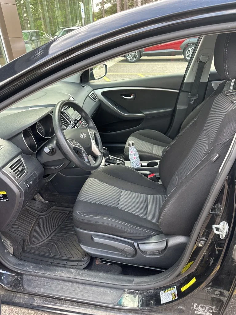 Used 2017 Black Noir Pearl Hyundai Base image 7