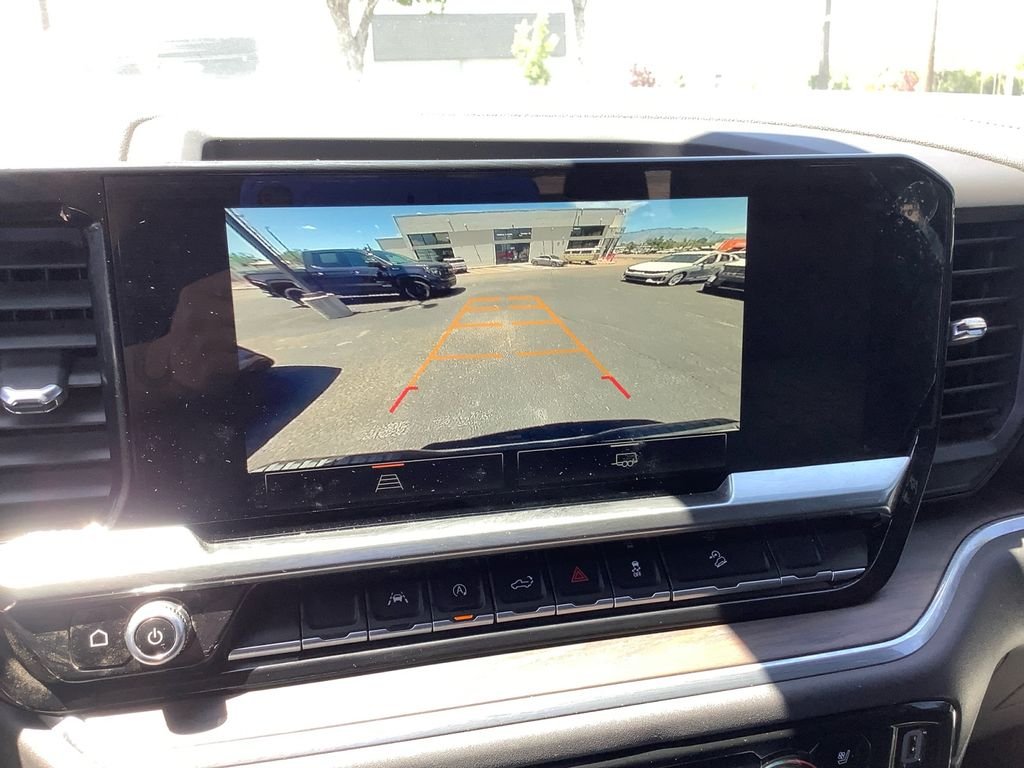 Used 2023 White GMC SLT image 25