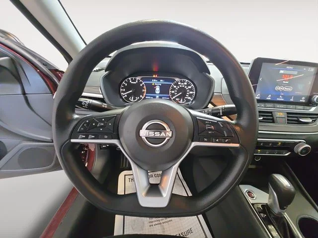 Used 2025  Nissan 2.5 SV image 13