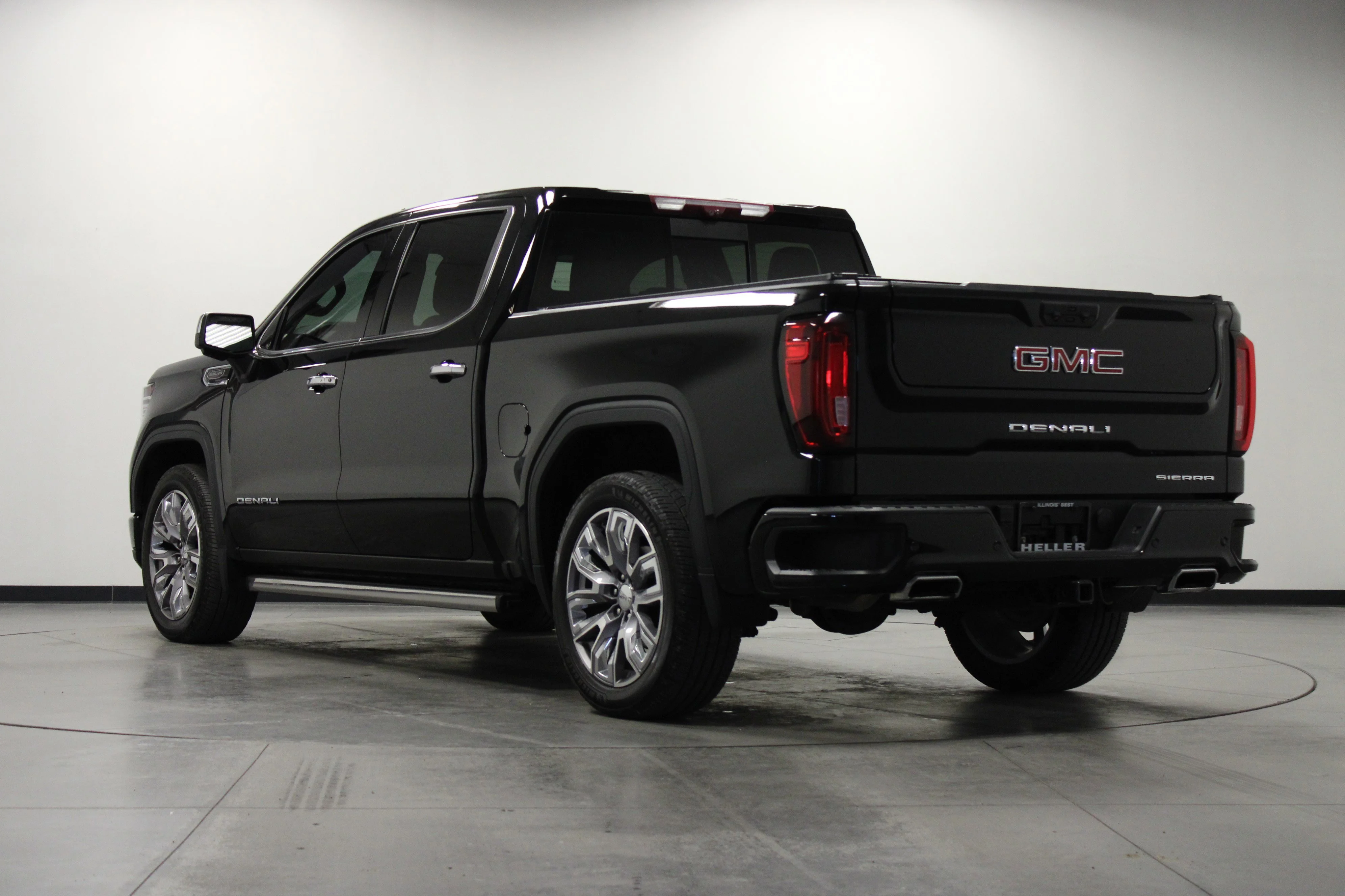 Used 2023 Onyx Black GMC Denali image 6