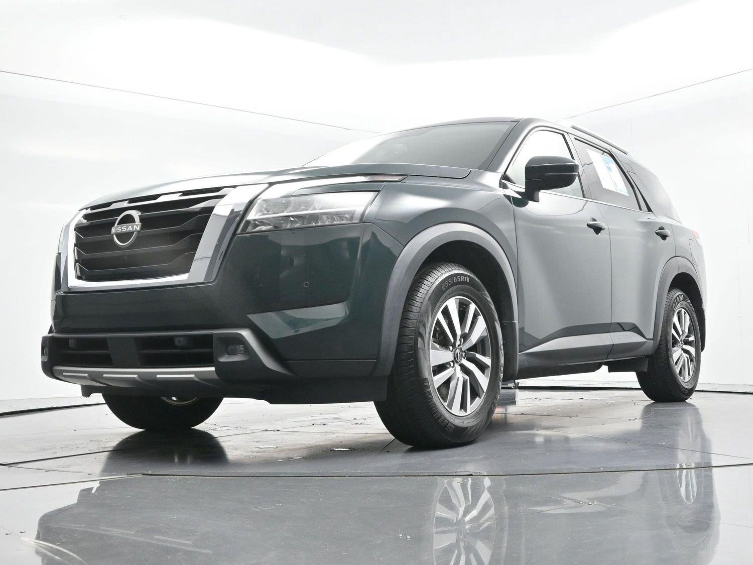 Used 2022 Green Nissan SL image 53