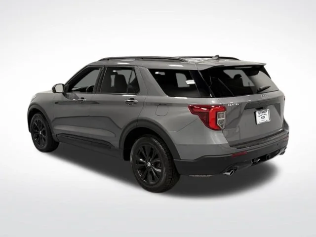 Used 2023 Gray Ford ST-Line image 8