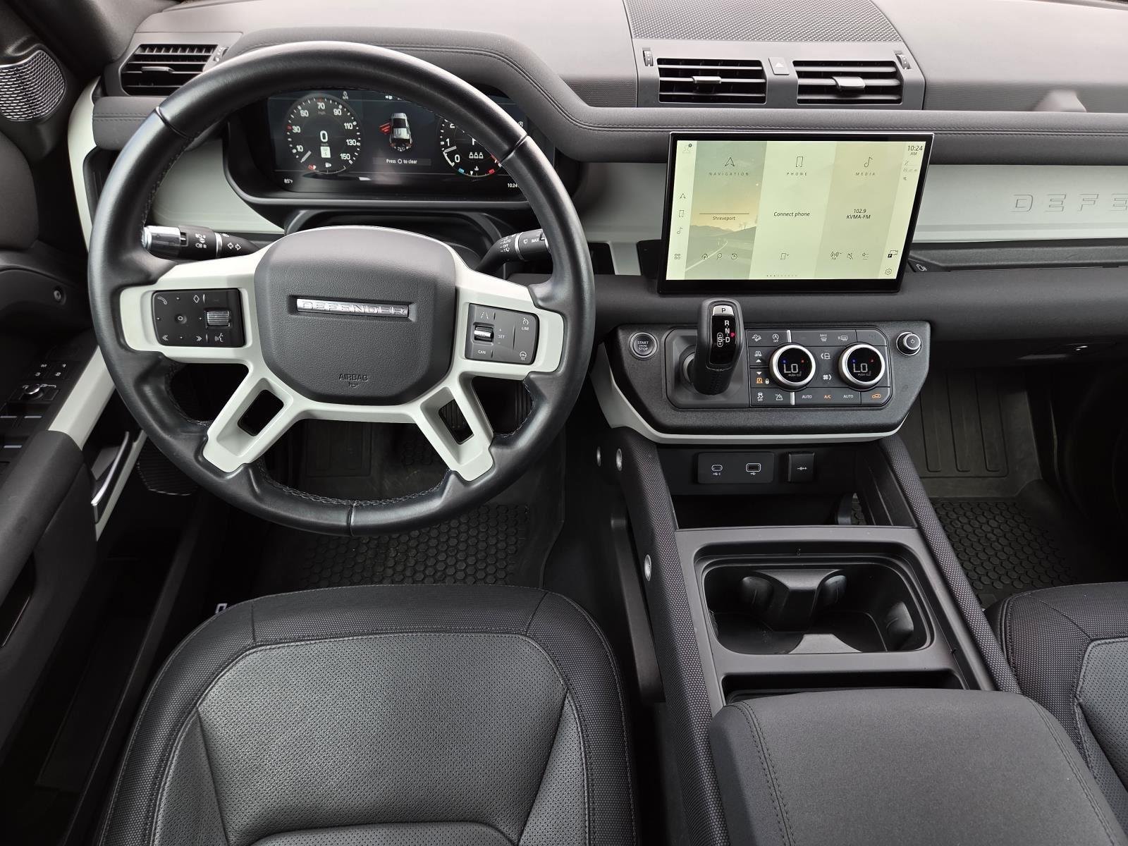 Used 2022 Eiger Grey Metallic Land Rover X-Dynamic SE image 17