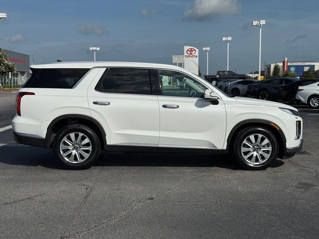 Used 2024 White Hyundai SEL image 7