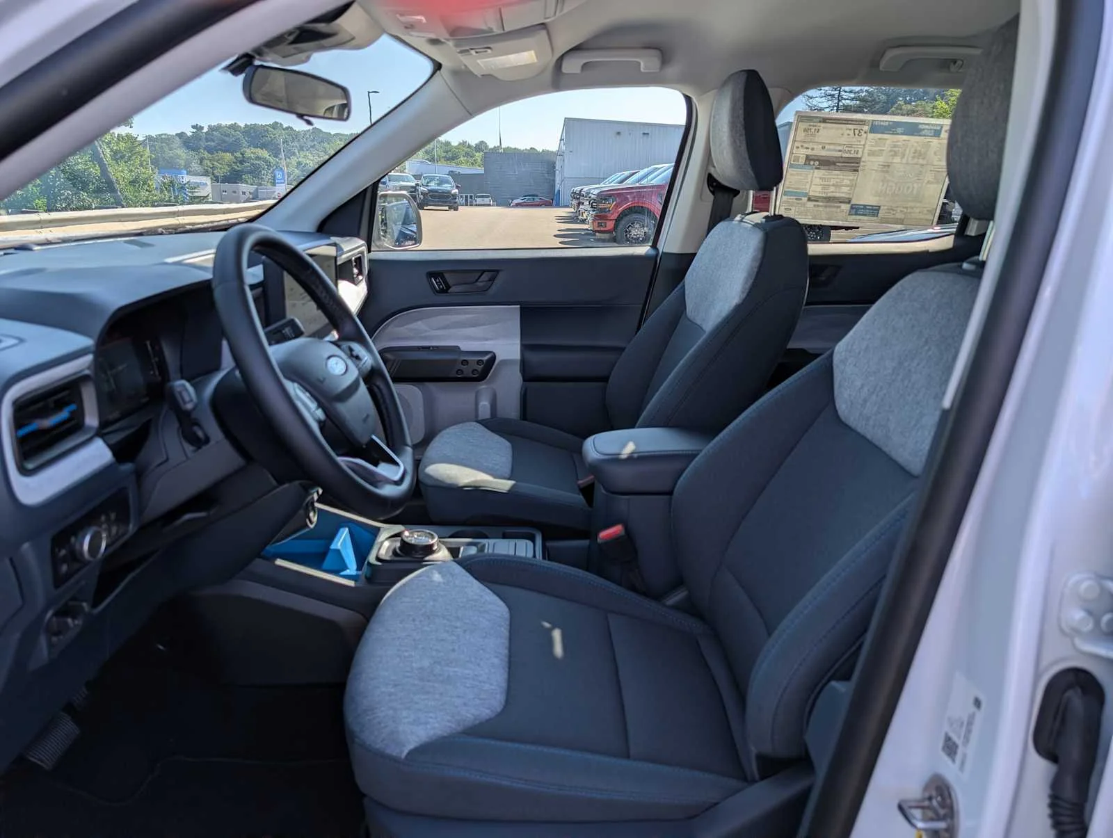 New 2026 Oxford White Ford XLT image 4