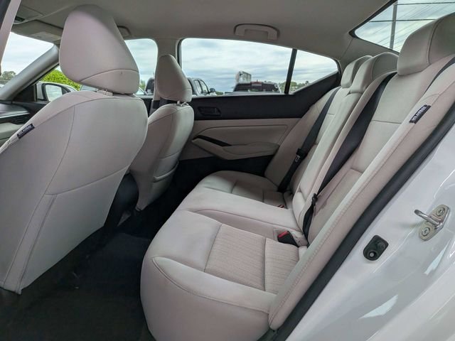 Used 2023 White Nissan 2.5 SV image 9