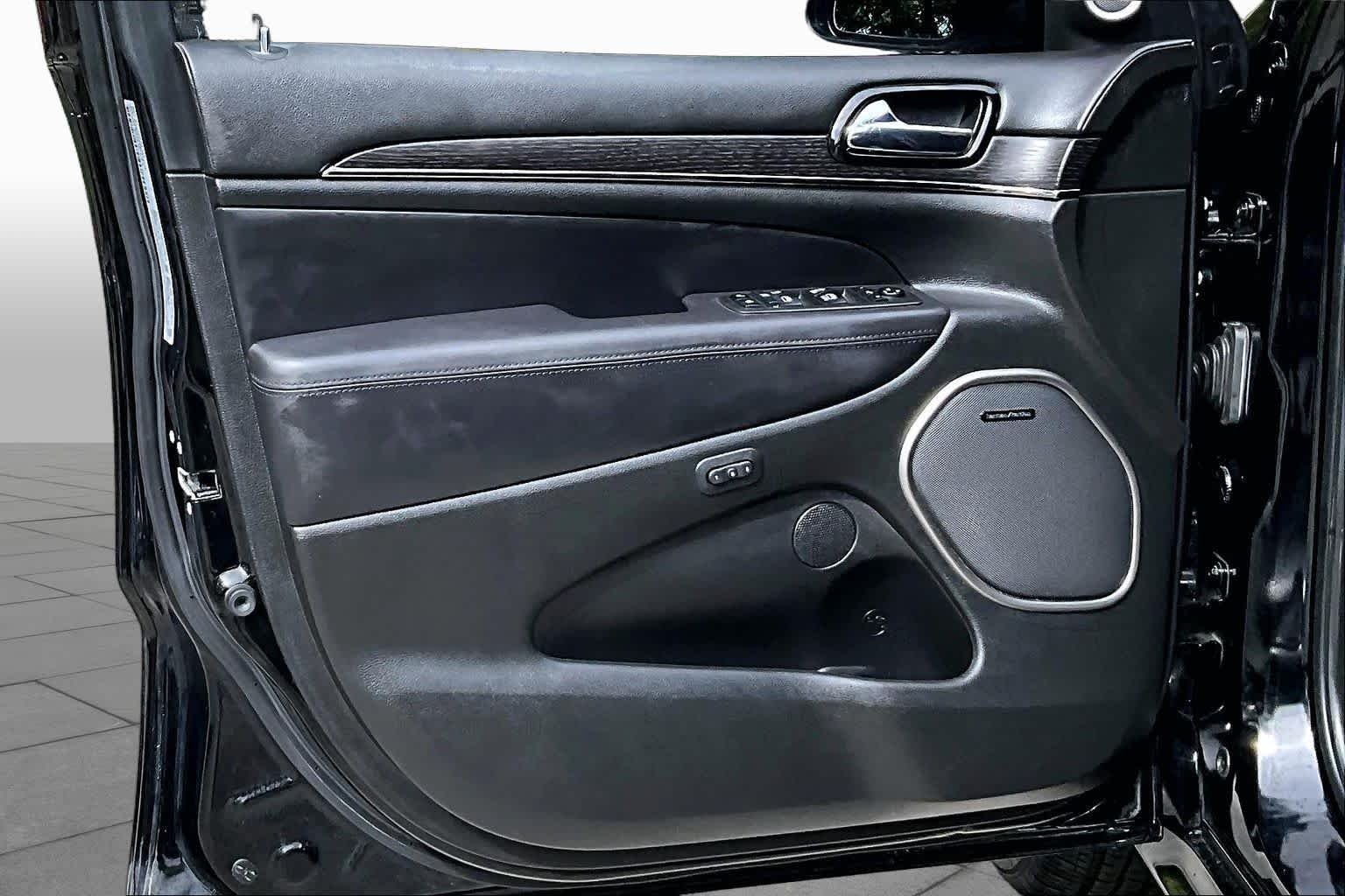 Used 2021 Diamond Black Crystal Pearlcoat Jeep High Altitude image 26