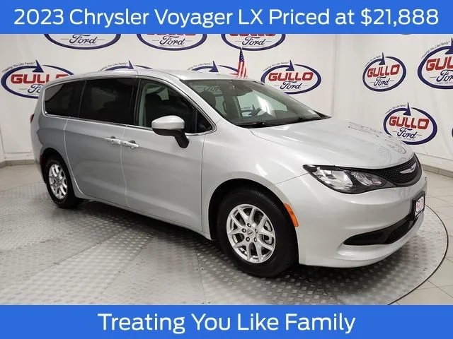 2023 Chrysler Voyager LX's photo