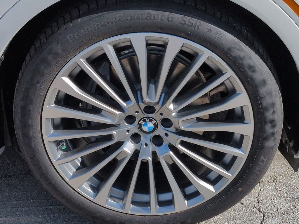 New 2027 Mineral White Metallic BMW xDrive40i image 11