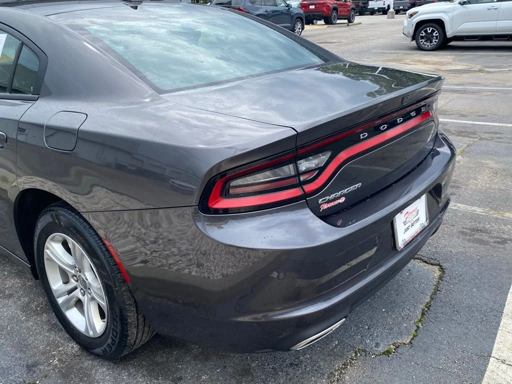 Used 2023 Gray Dodge SXT image 11