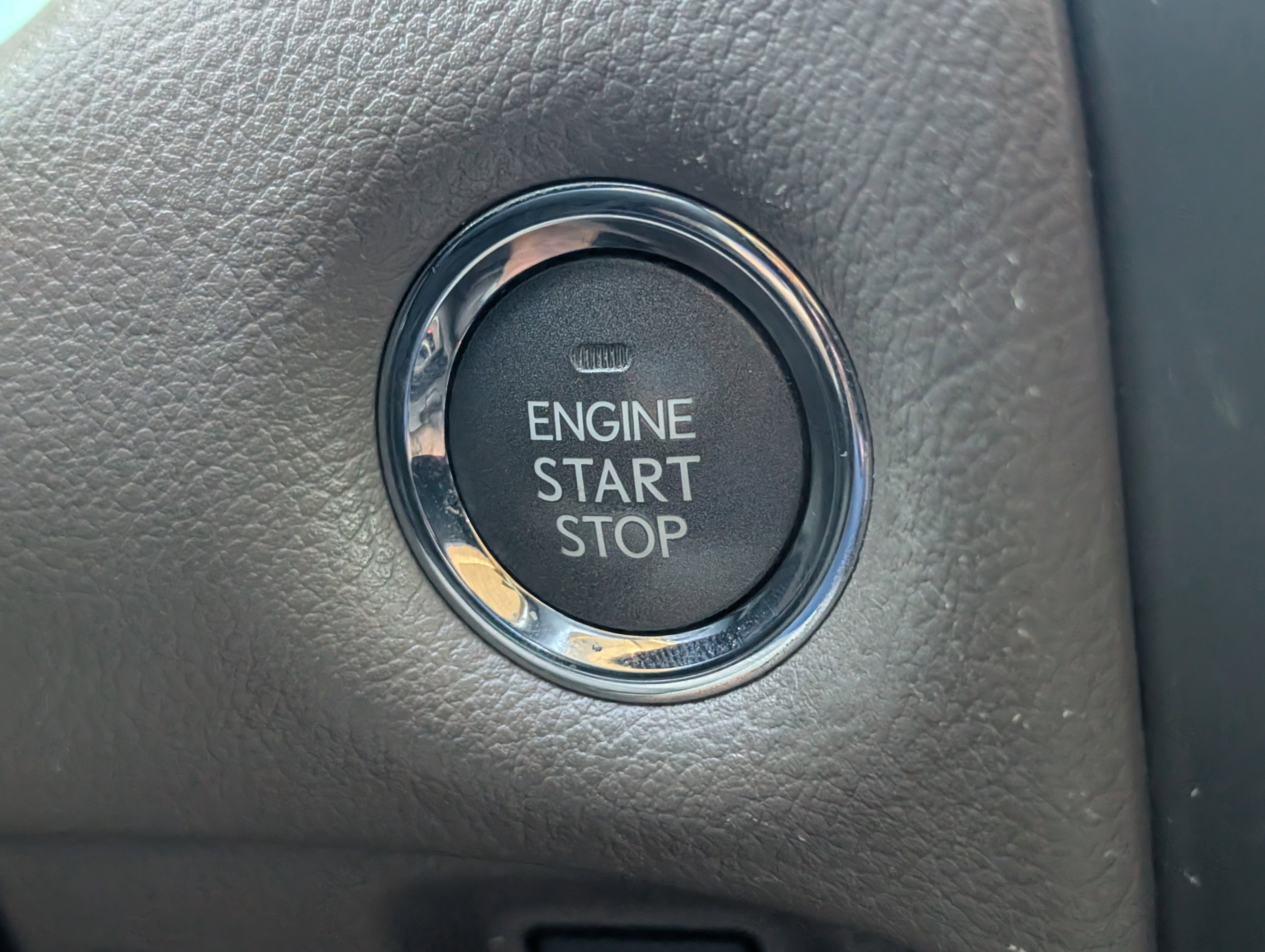 Used 2017 Starfire Pearl Lexus 460 image 18