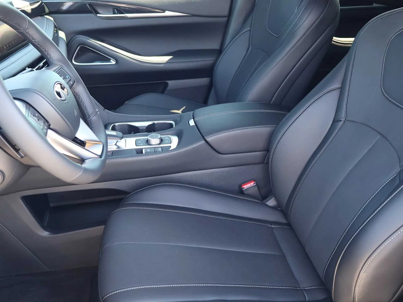 Certified Used 2027 Graphite Shadow INFINITI SPORT image 10