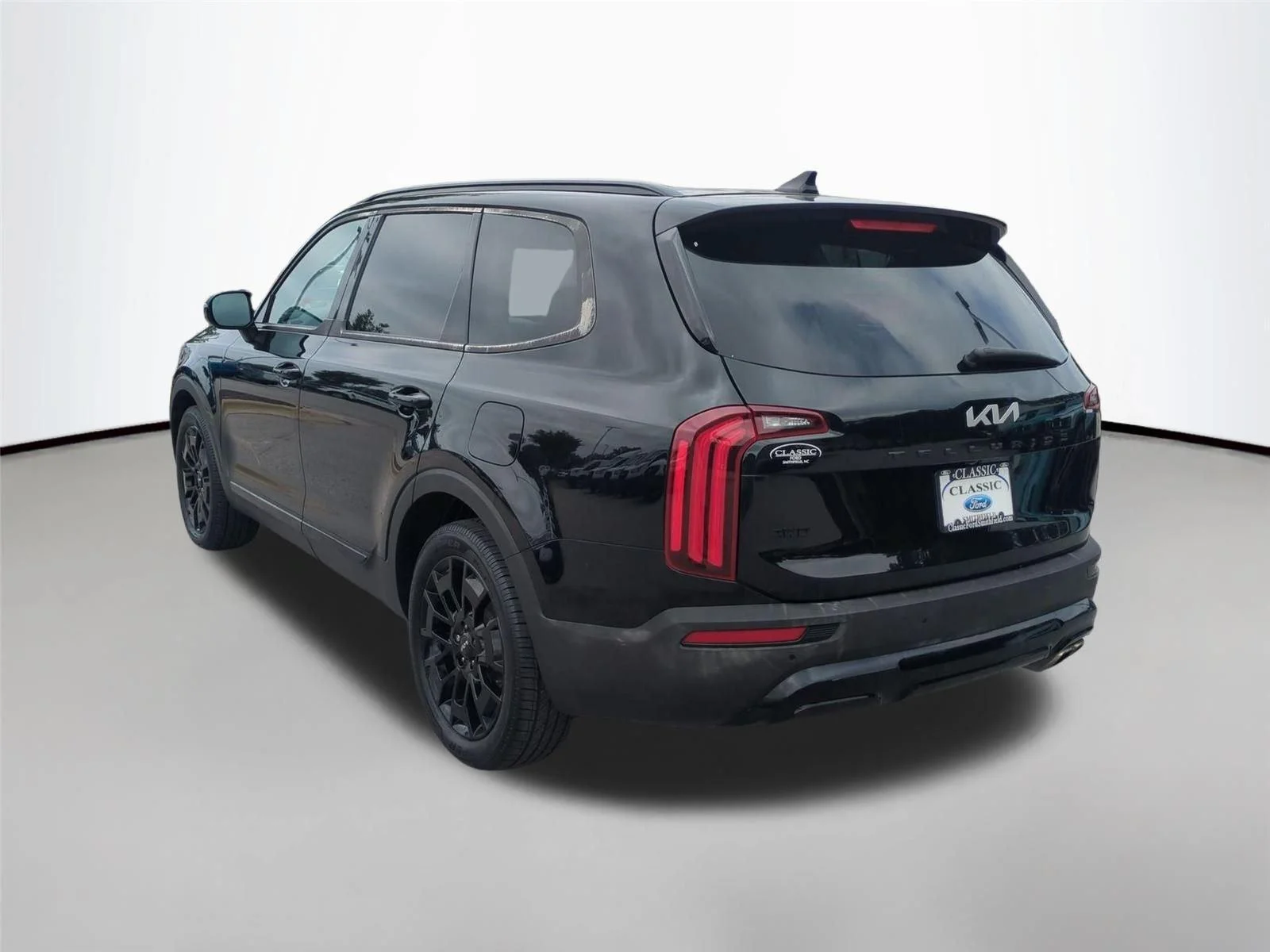 Used 2022 Ebony Black Kia SX image 3