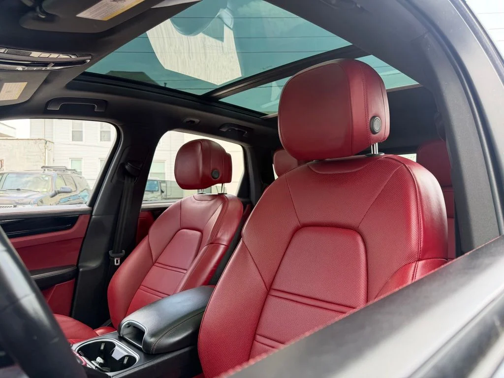 Used 2023 Black Porsche Base image 17