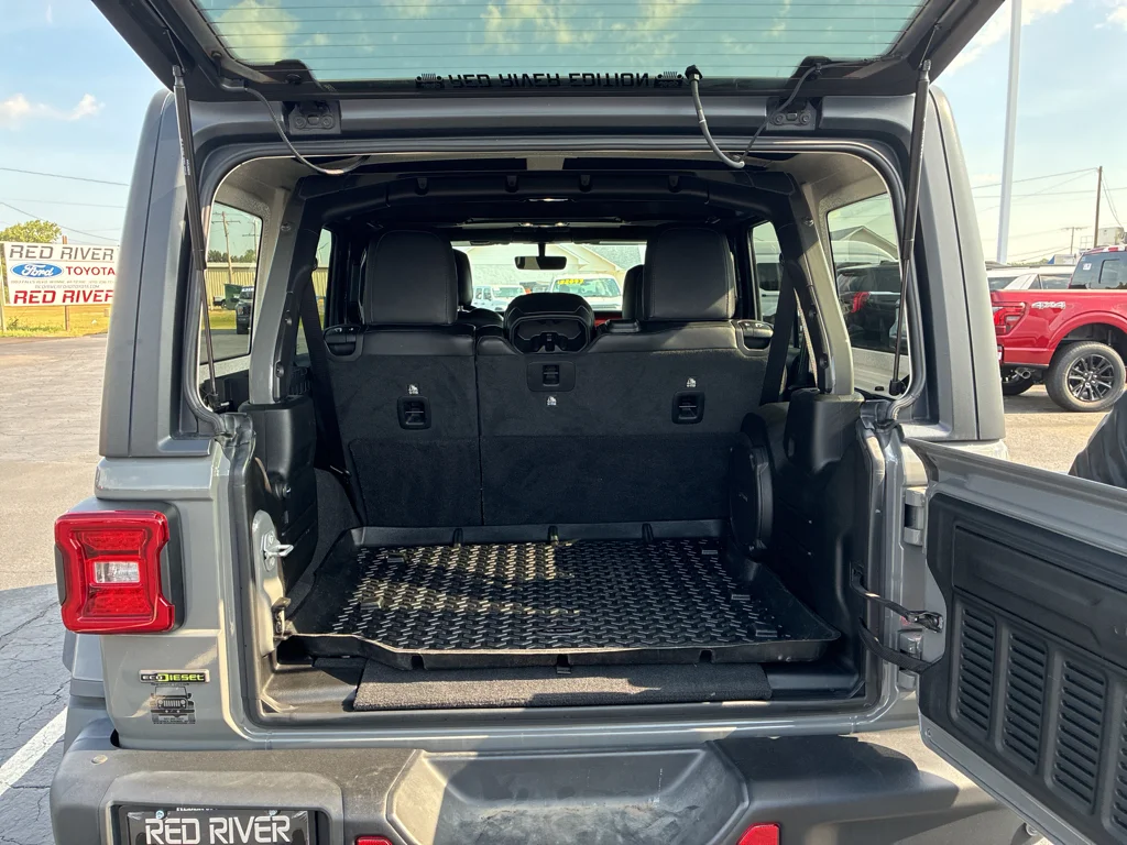 Used 2021 Sting Gray Clearcoat Jeep Unlimited Rubicon image 9