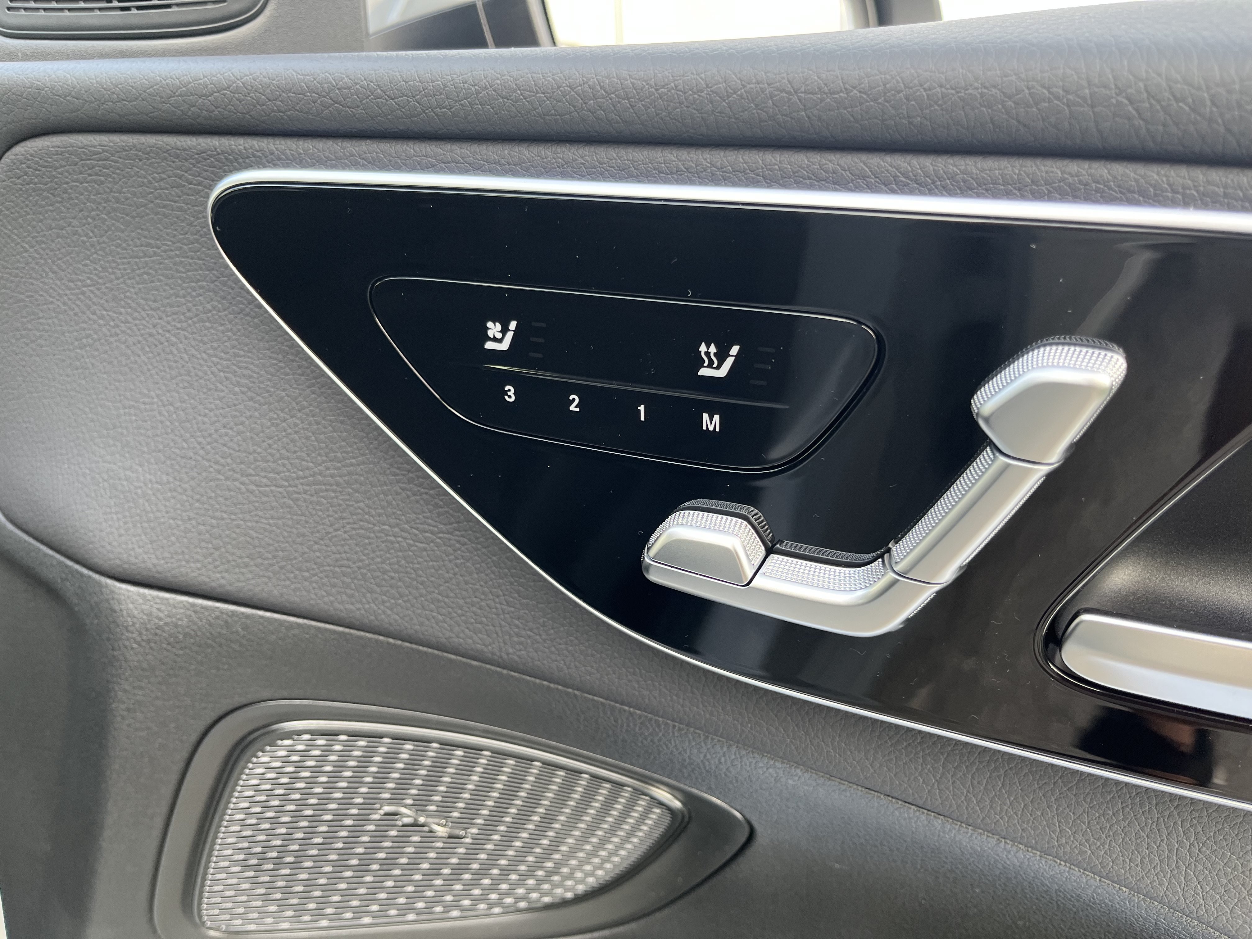 New 2026 MANUFAKTUR Alpine Grey Mercedes-Benz C 300 image 22