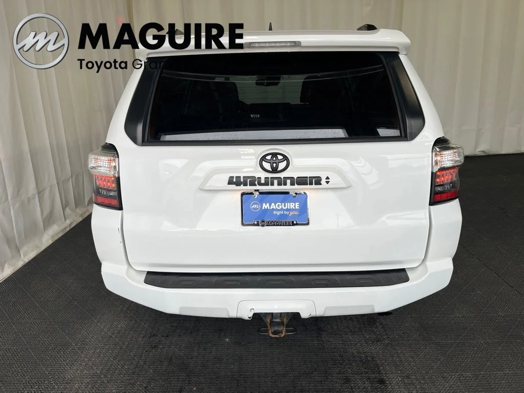 Used 2021 White Toyota SR5 Premium image 31
