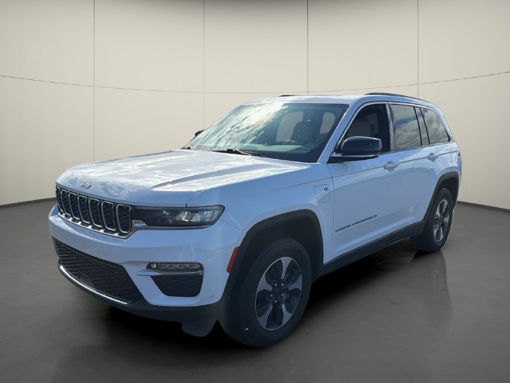 Used 2024 White Jeep 4xe image 3